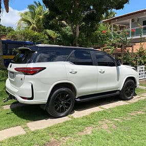 TOYOTA SW4 GR 4x4 2.8 TURBO-DIESEL